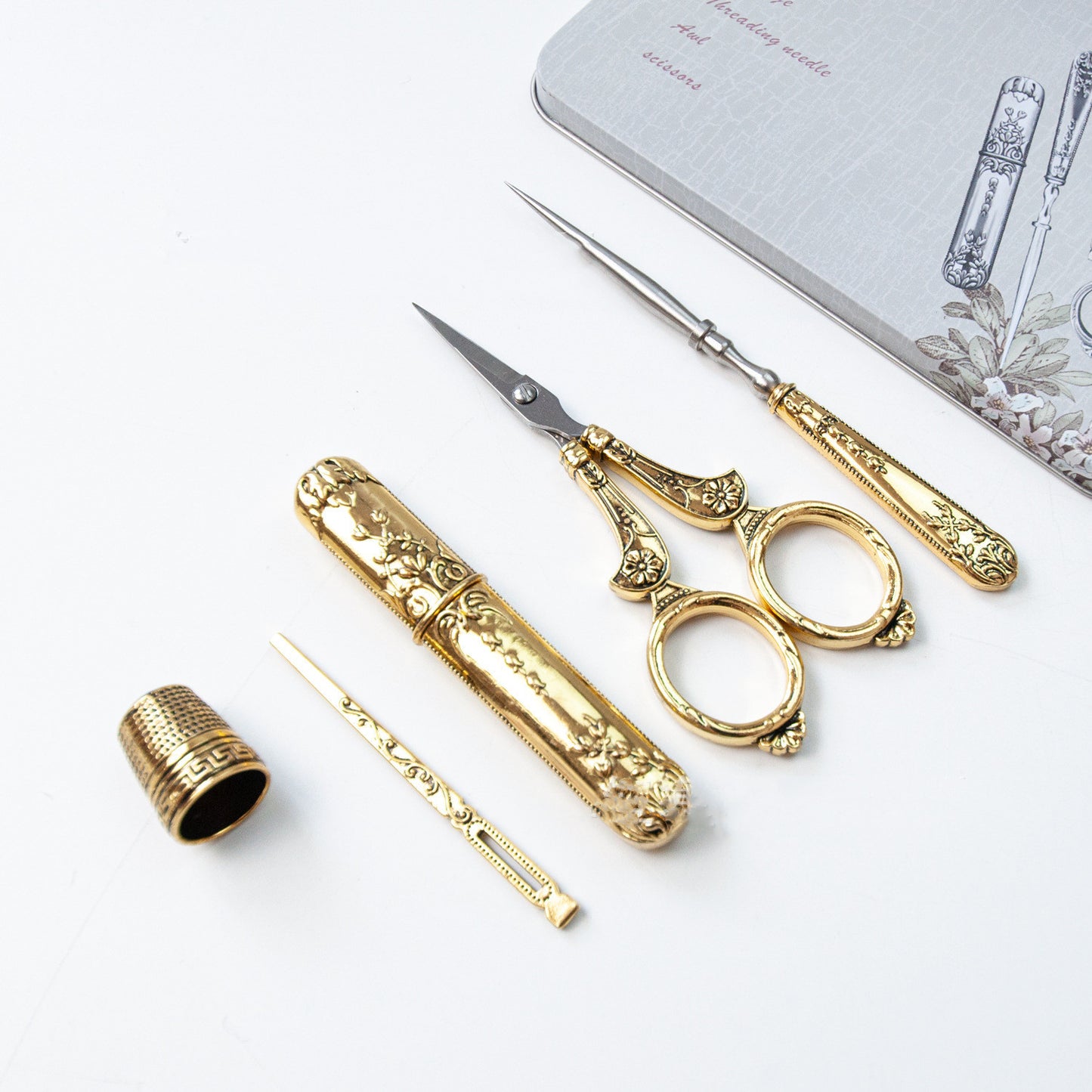 Coffret de 6 ciseaux de couture en fer